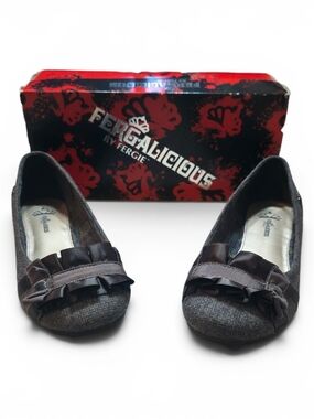 Fergalicious Girls' Gray Ruffle Bow Ballet Flats